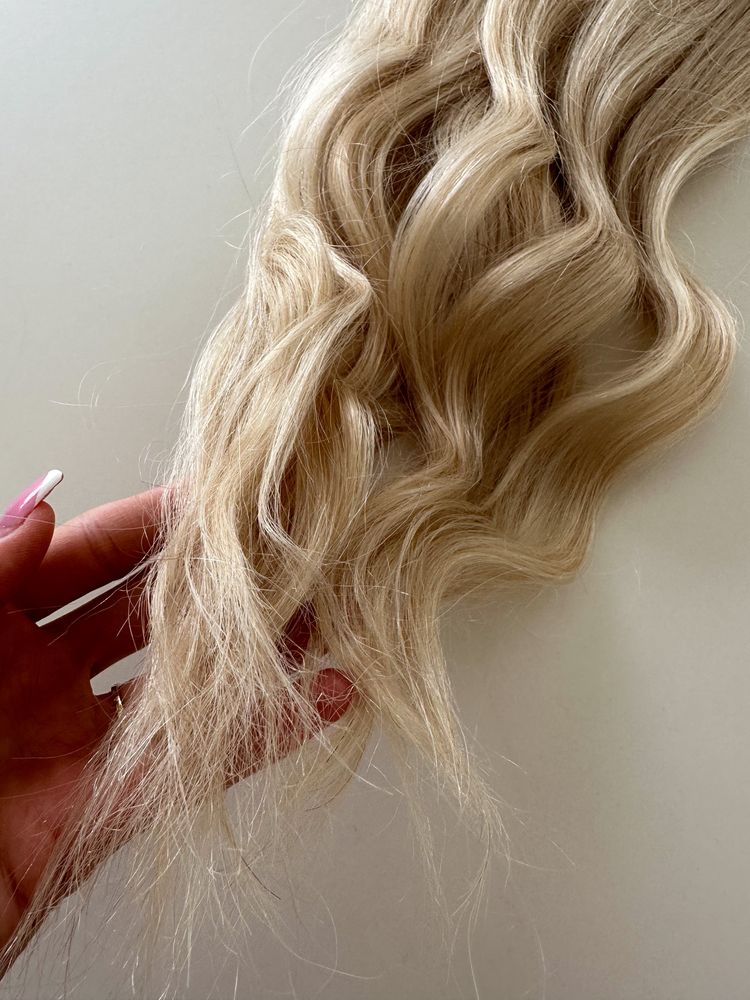 Włosy jasny blond na taśmach Clip in długość 55 - 58 cm
