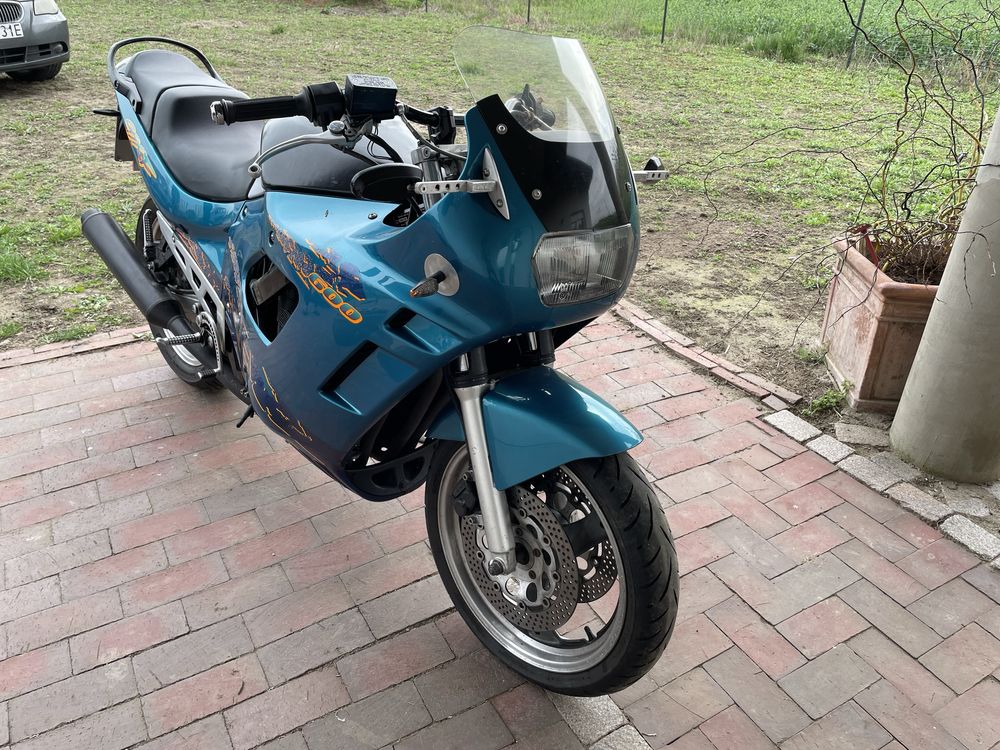 Motocykl Suzuki GSXF 600