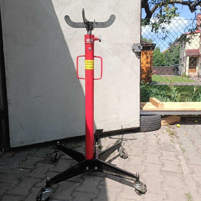 Stojak do silników