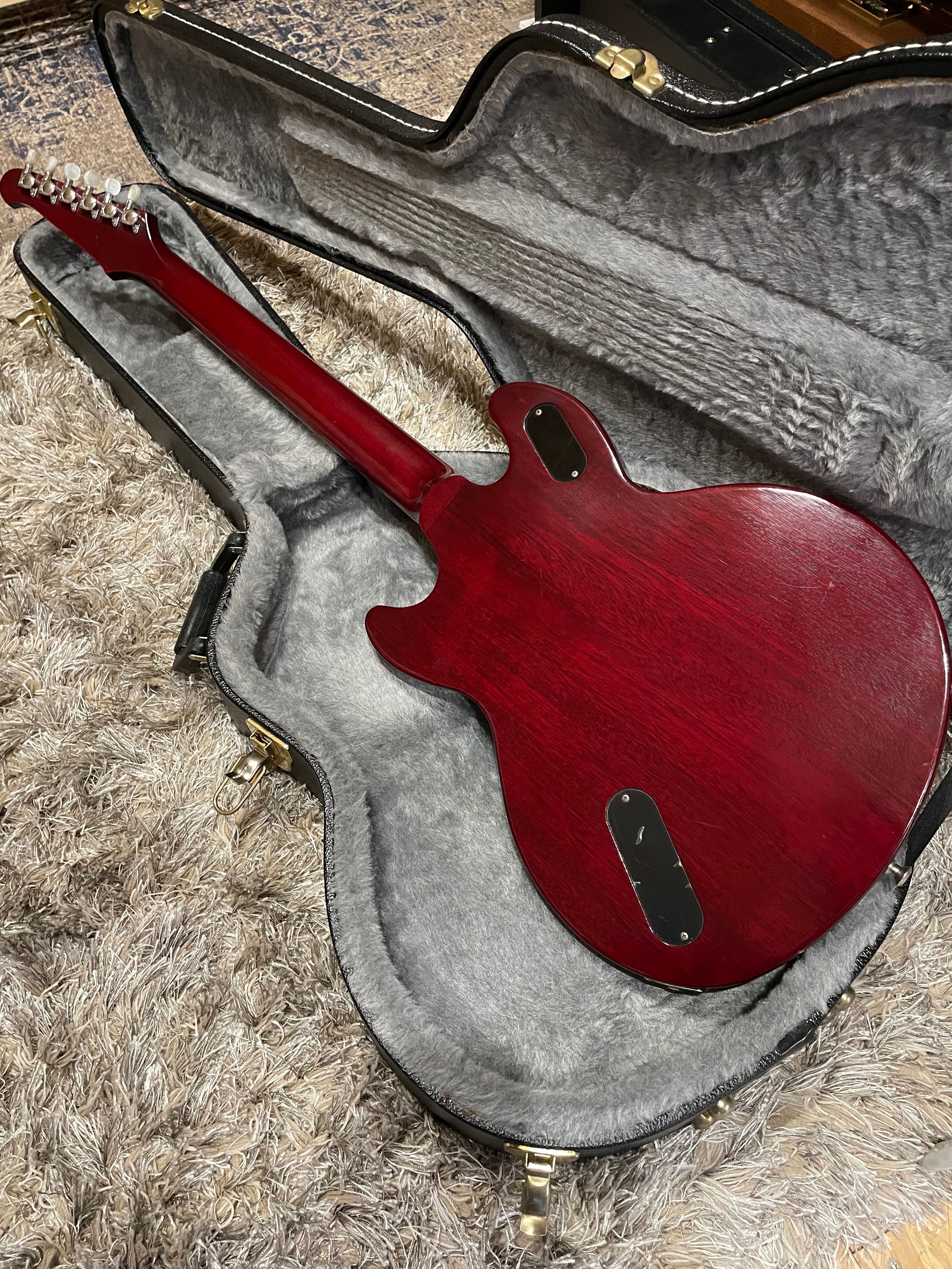Gibson Vegas ES gitara semihollow body