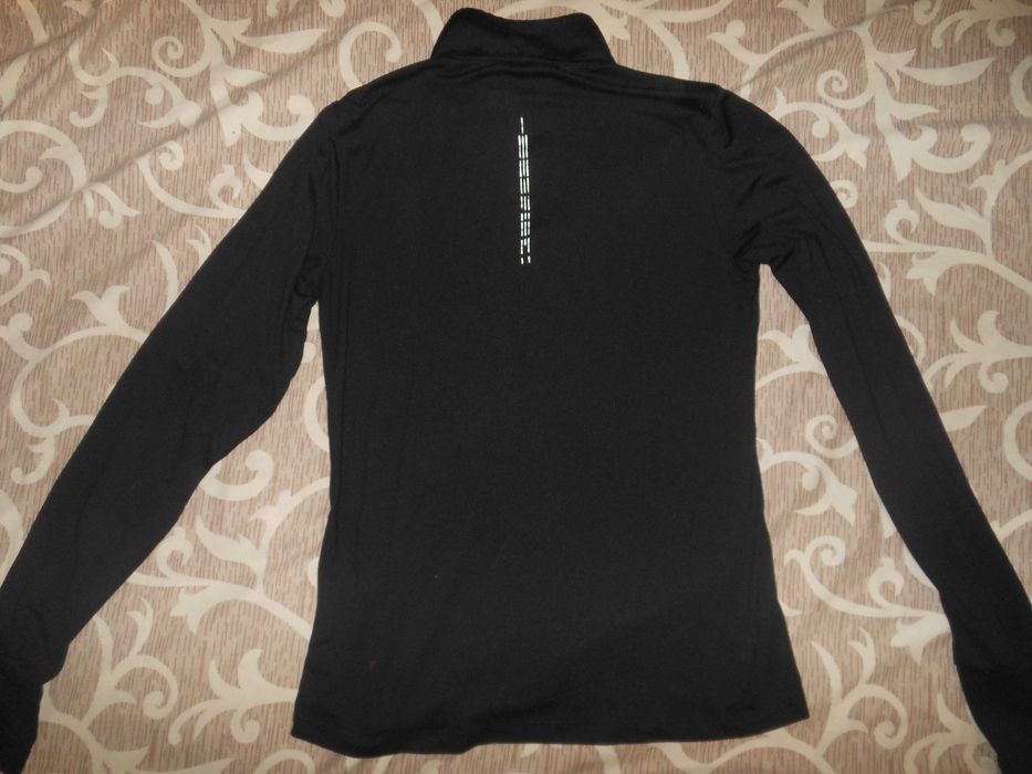 Спортивний гольфік жіночий