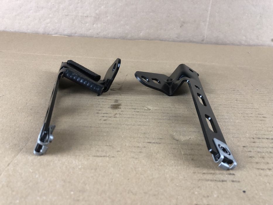 Aprilia Tuono 125 Uchwyty Mocowania Silnika Mocowanie Prawe Lewe