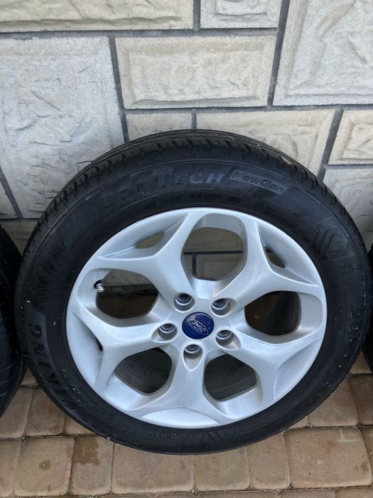 Kola aluminiowe 16 cali do forda  z oponami letnimi 205 55r16