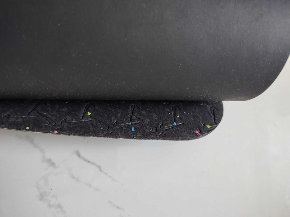 NIKE Mastery Mata Yoga joga