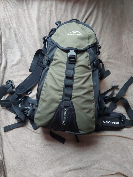 Рюкзак фірми dakine heli pro оригінал 

Размер: 510 х 280 х 140 мм
Вес