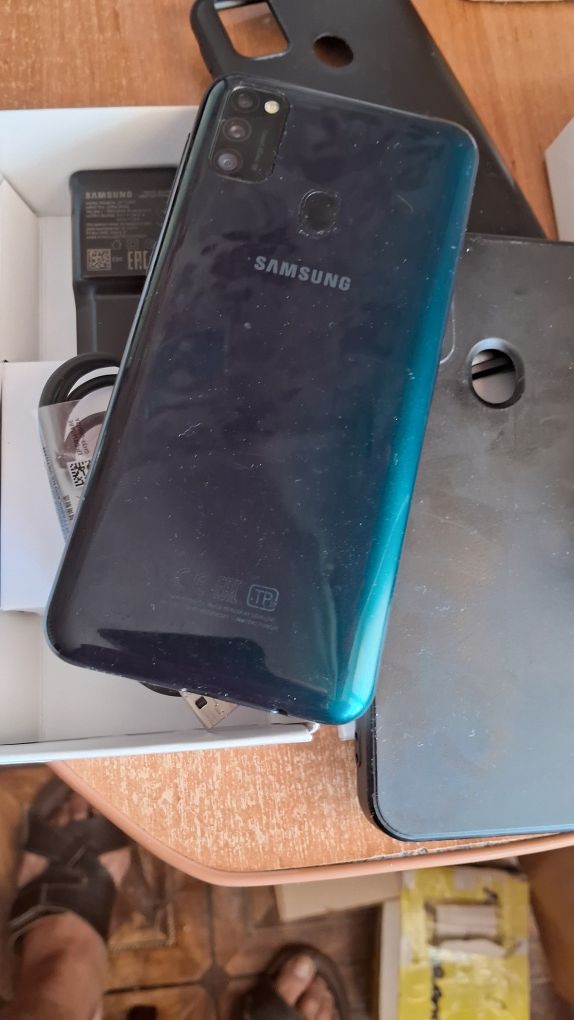 Продам Samsung M30s 4/64