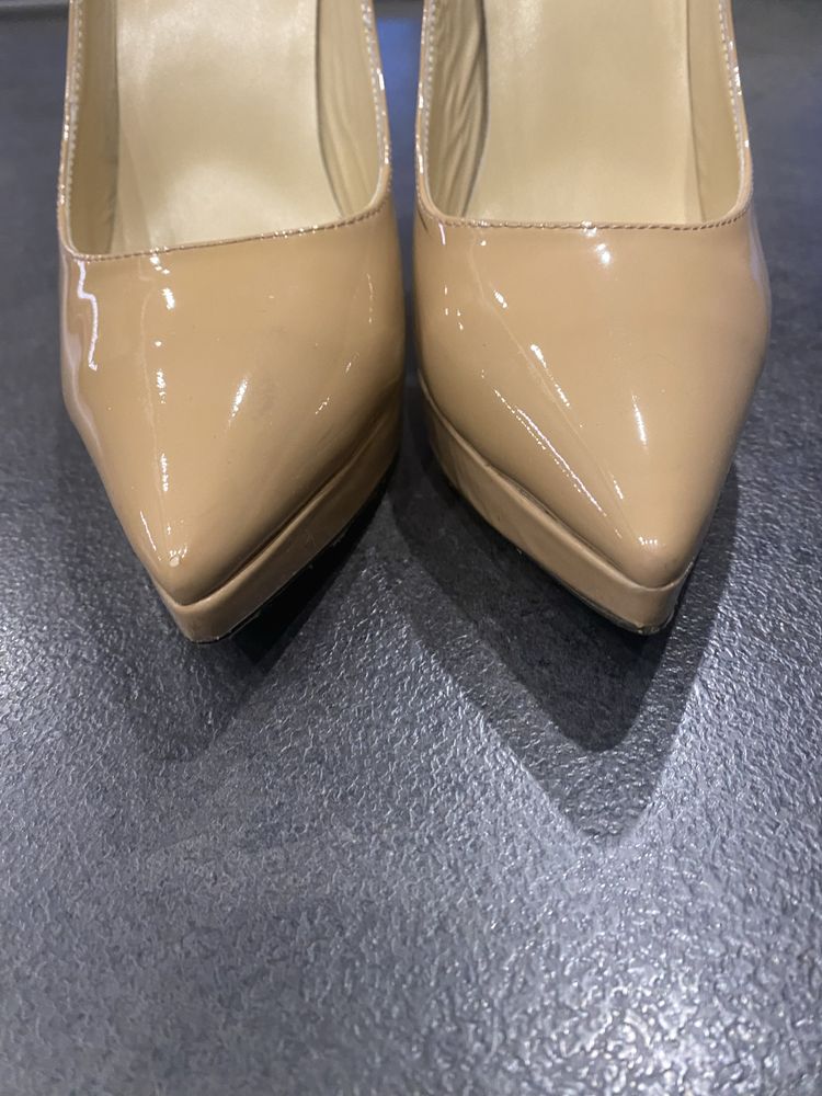 Жіночі туфлі Valentino