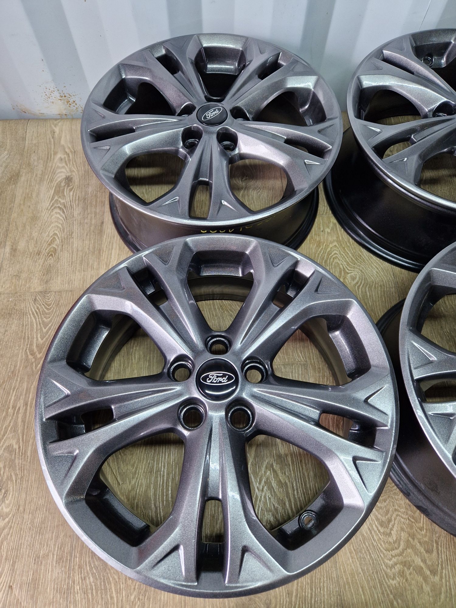 Felgi 17 ford mondeo focus kuga s max 5x108 7j et55 os 63.4