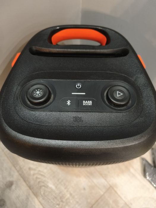 Głośnik marki JBL