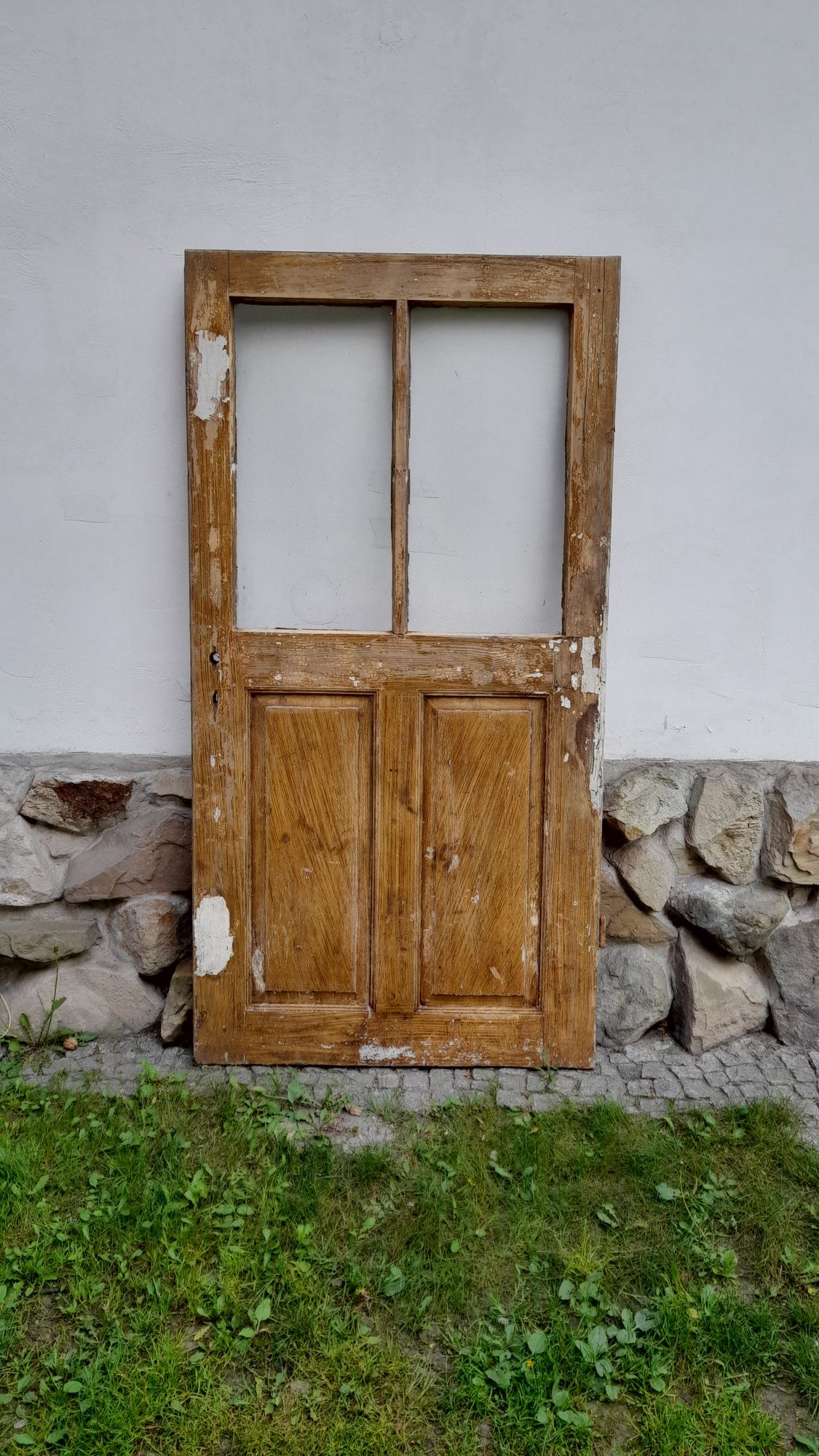 Stare drzwi drewniane zabytkowe z szybkami