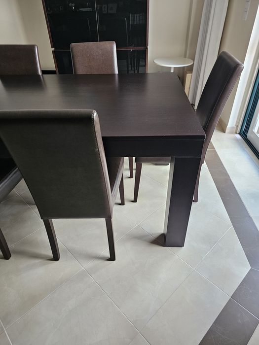 Mesa maciça em carvalho escuro