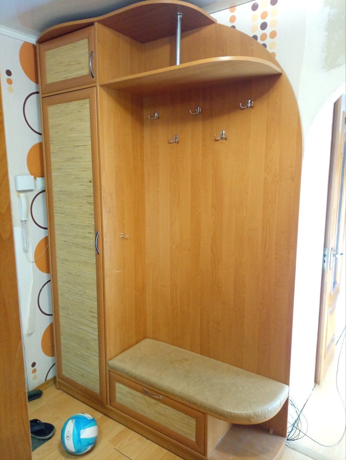 Продам прихожу. Нормальному стані.