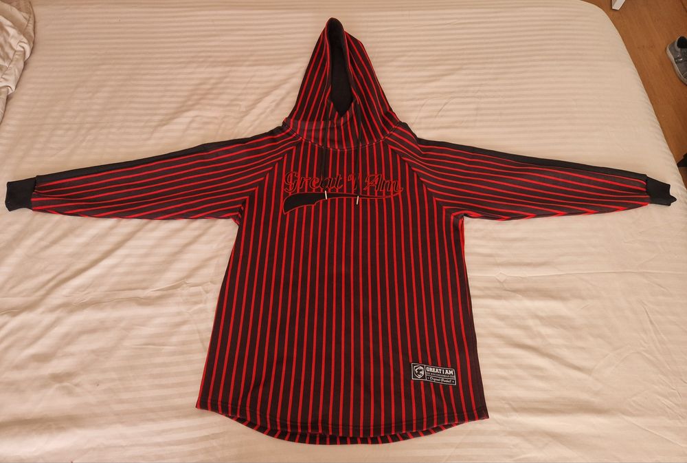 Vendo camisola vermelha e preta com capuz, S, Great I Am