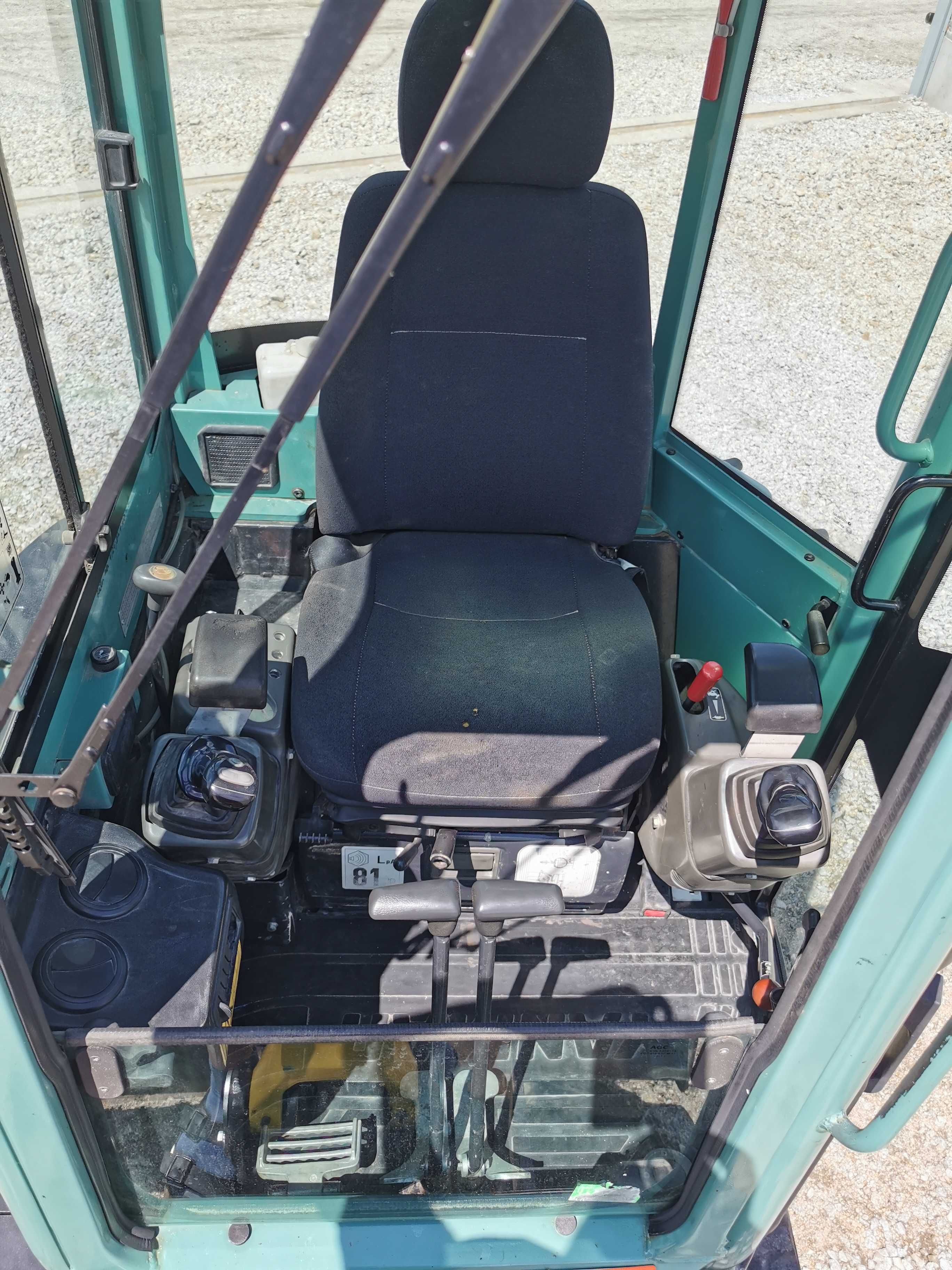 koparka minikoparka yanmar vio25 - 4 rok 2014  waga 2775 kg.