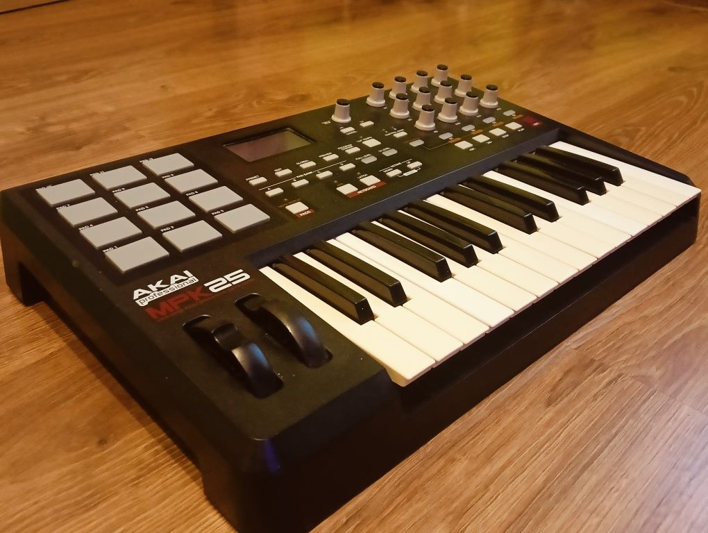 Keyboard MIDI AKAI MPK 25