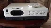 Projektor Sanyo multimedialny Focus/ Zoom