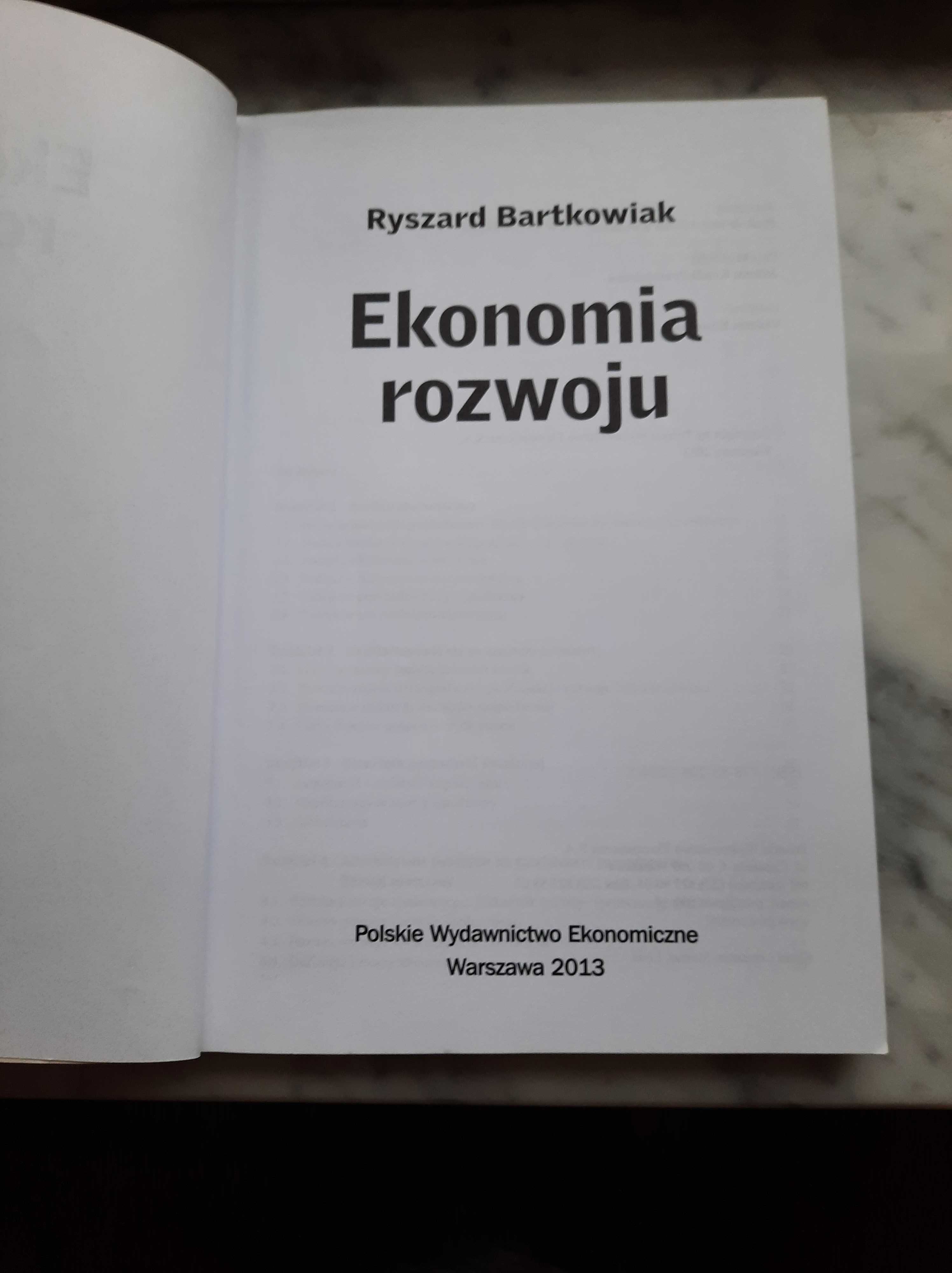 R. Bartkowiak Ekonomia rozwoju (miękka)