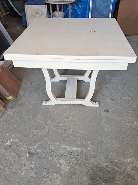 Vendo mesa de madeira.