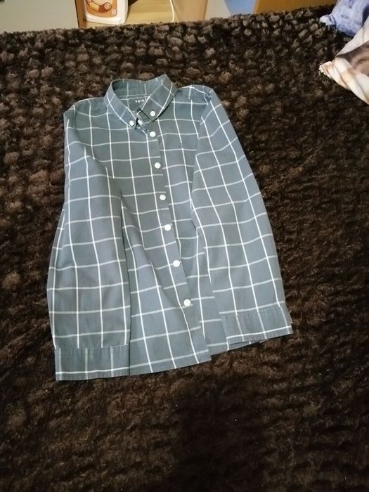 Camisa cinzenta listas