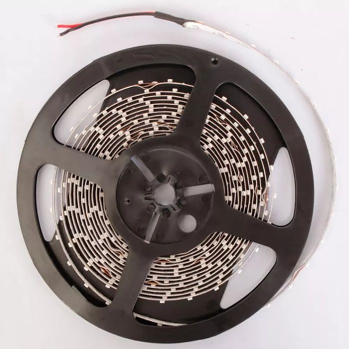 Світлодіодна стрічка. Ціна за 5м. 12V, SMD 2835. Біле світло 6000К.