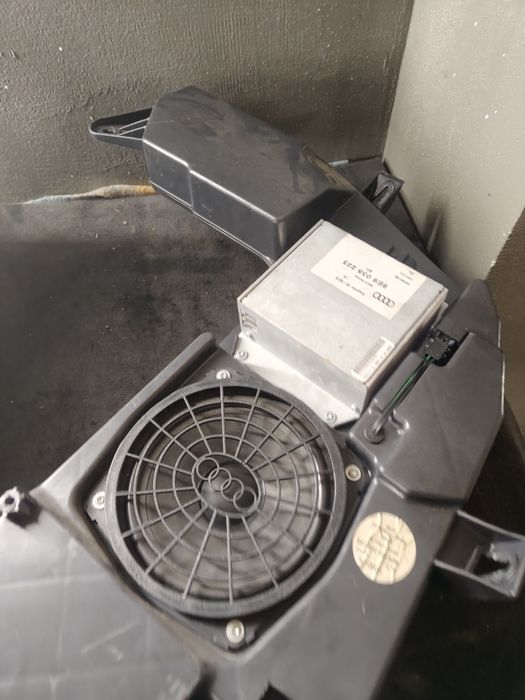 Subwoofer samochodowy audi A4 b6 b7 kombi