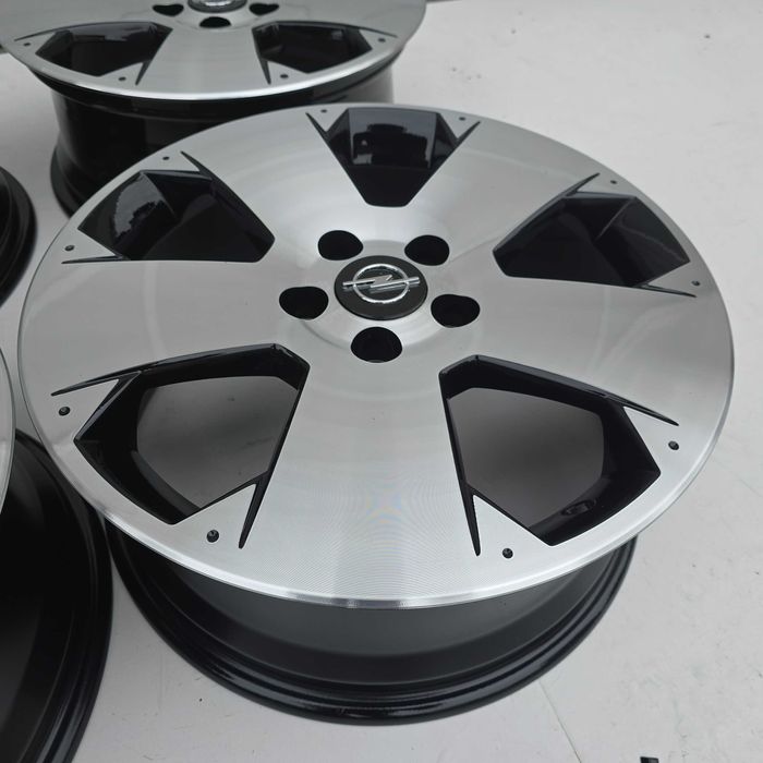 Alufelgi OPEL Astra H VECTRA SIGNUM Zafira MERIVA 5x110 ET41 17'' 7.0