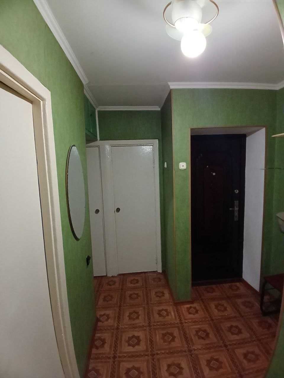 Гарненька 4 - кімнатна квартира в хорошій локації