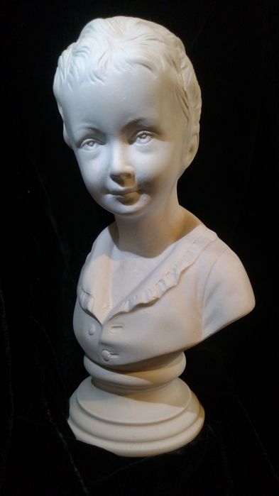 Скульптура гипс бюсты барельєфы
