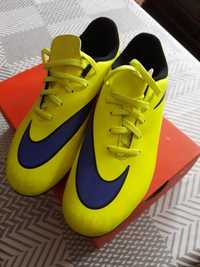 Buty korki firmy Nike 38