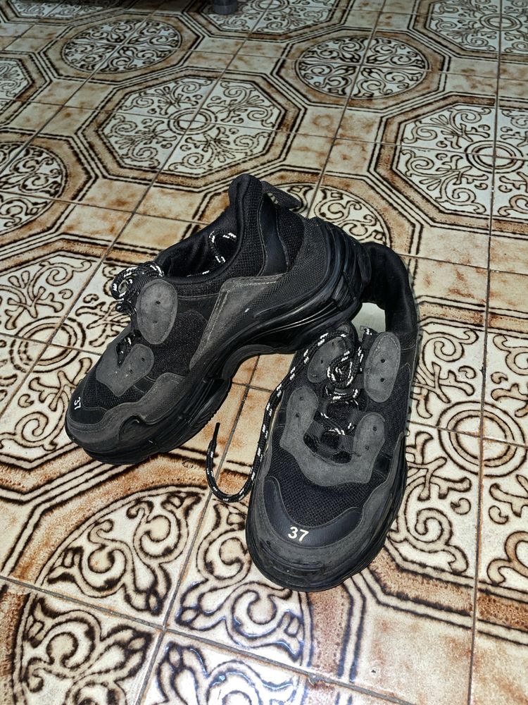 Balenciaga Tripe S (Preto Tam.37)