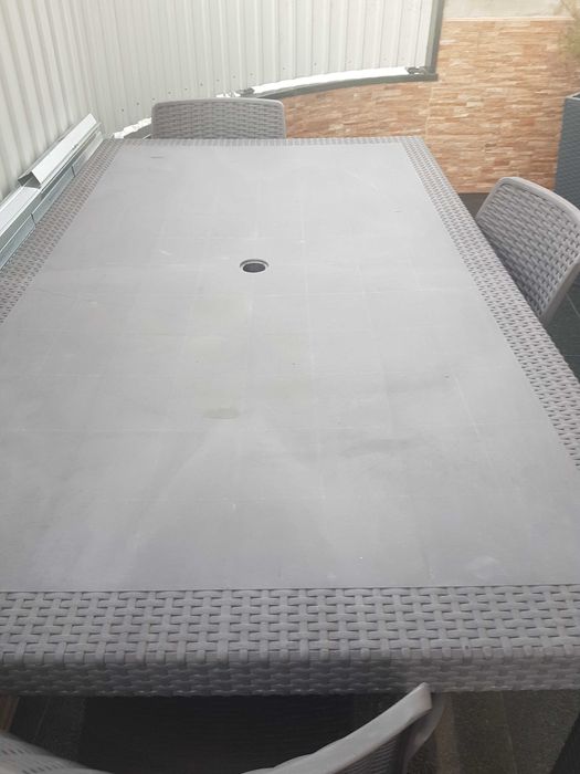 mesa de resina retangular com 4 cadeiras fabrico italiano