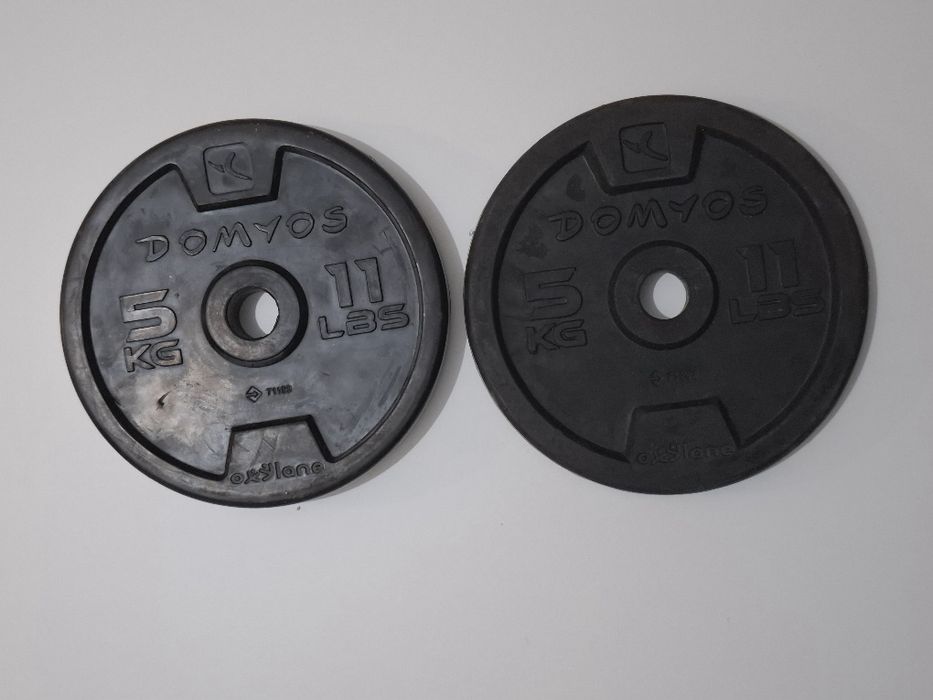 2 discos 5kg 28mm Emborrachado. Musculação