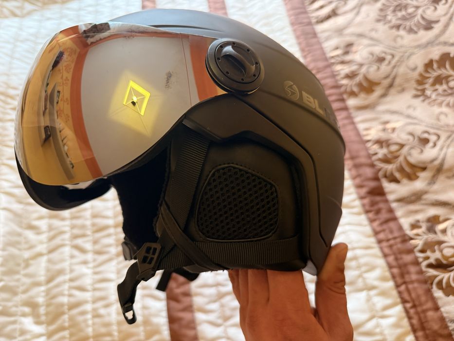 Kask narciarski zintegrowany z szybka Blizzard