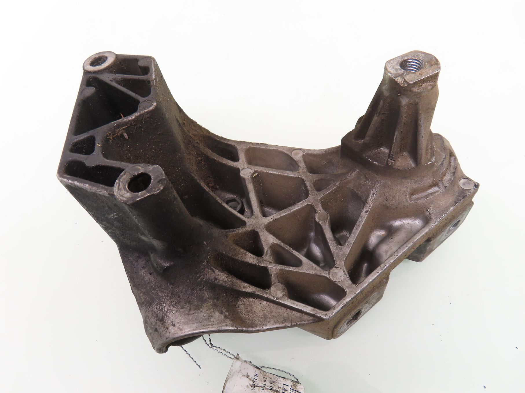 ŁAPA SILNIKA AUDI A3 8L 1.9 TDI 038199207H