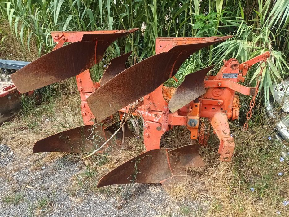 Pecas, tratores e alfaias: Cardans, 3 pontos, faróis, farolins, etc