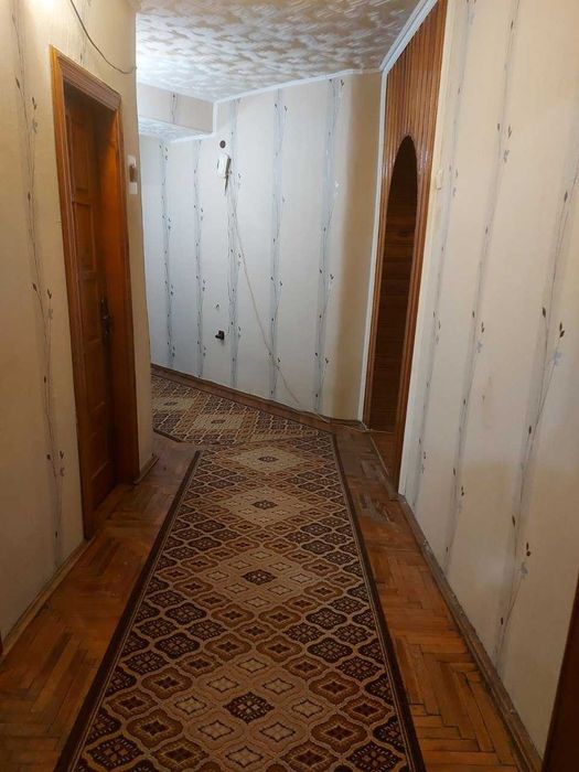 4-кімнатна квартира. Можна по сертифікату