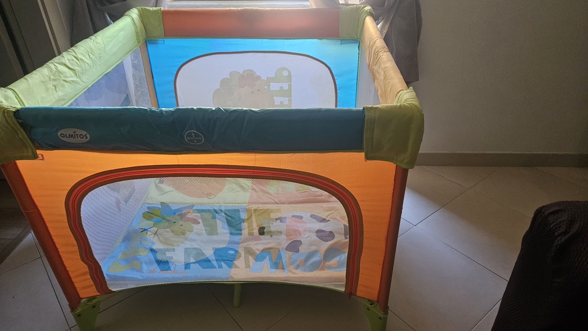 Paque Bebé com rodas e porta