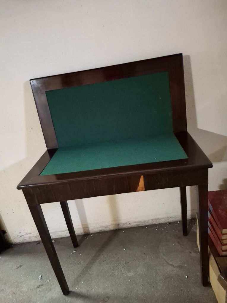 Mesa de jogo antiga - PARA DESOCUPAR