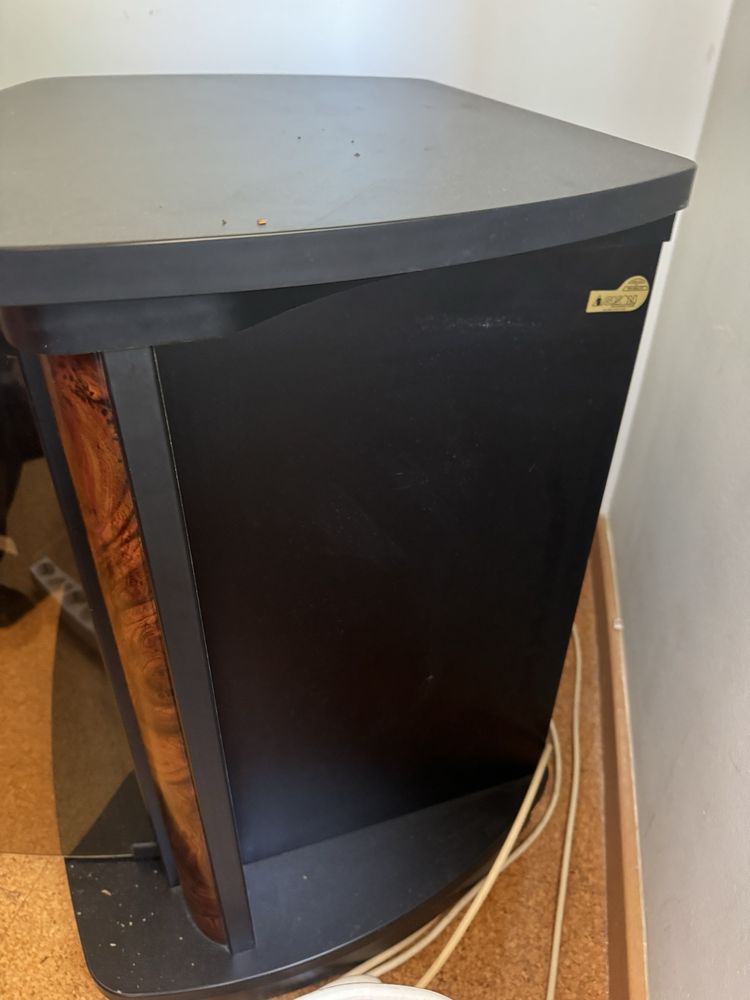 Movel para tv com coluna para cd’s