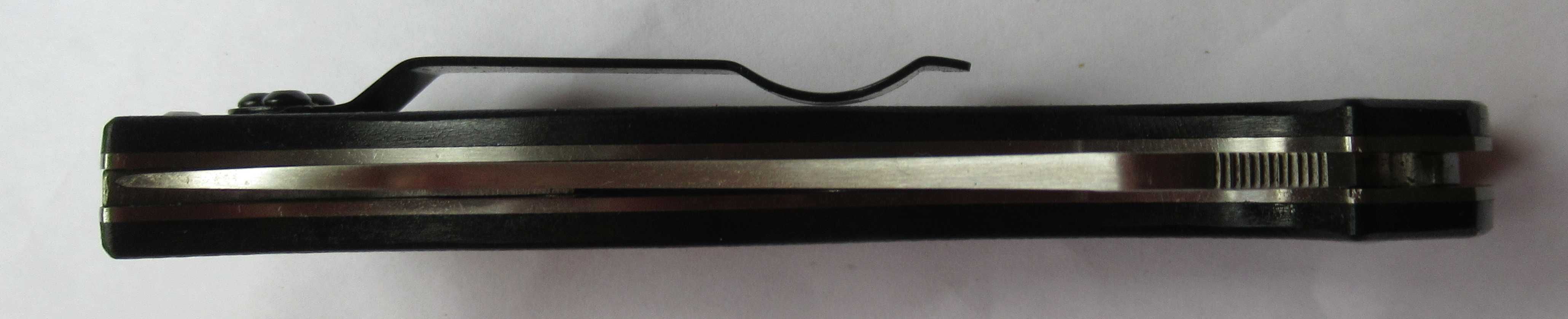 nóż folder  spyderco czarny