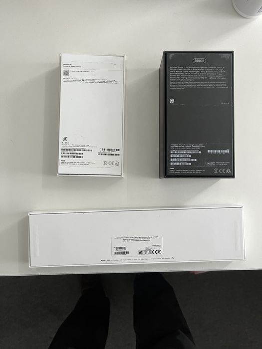 Коробки в асортименті.