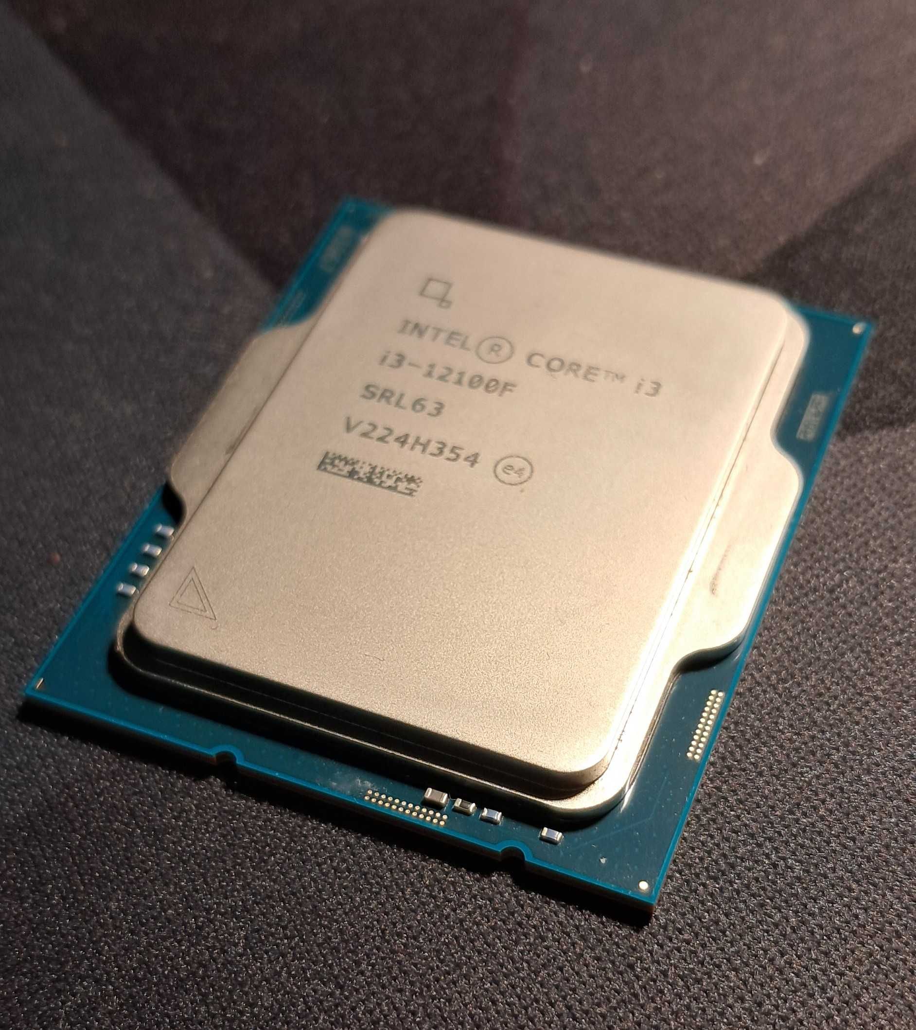 Procesor I3-12100F + Chłodzenie Intel + Pudełko