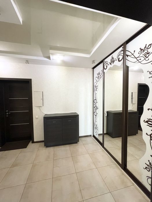 Від власника. Оренда квартири Севастопільська площа, є генератор.