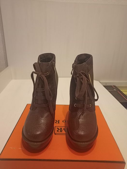 Жіночі осінні ботінки