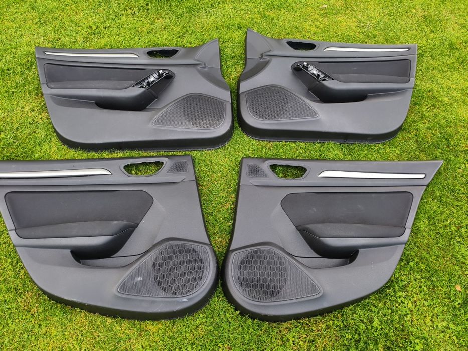 Boczki tapicerka drzwi Megane iv