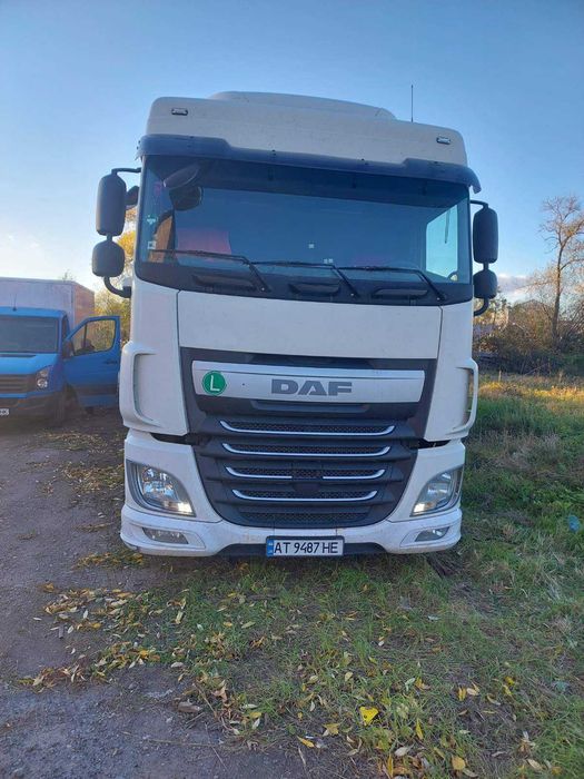 даф 2015  року та напївпричеп Euro 6