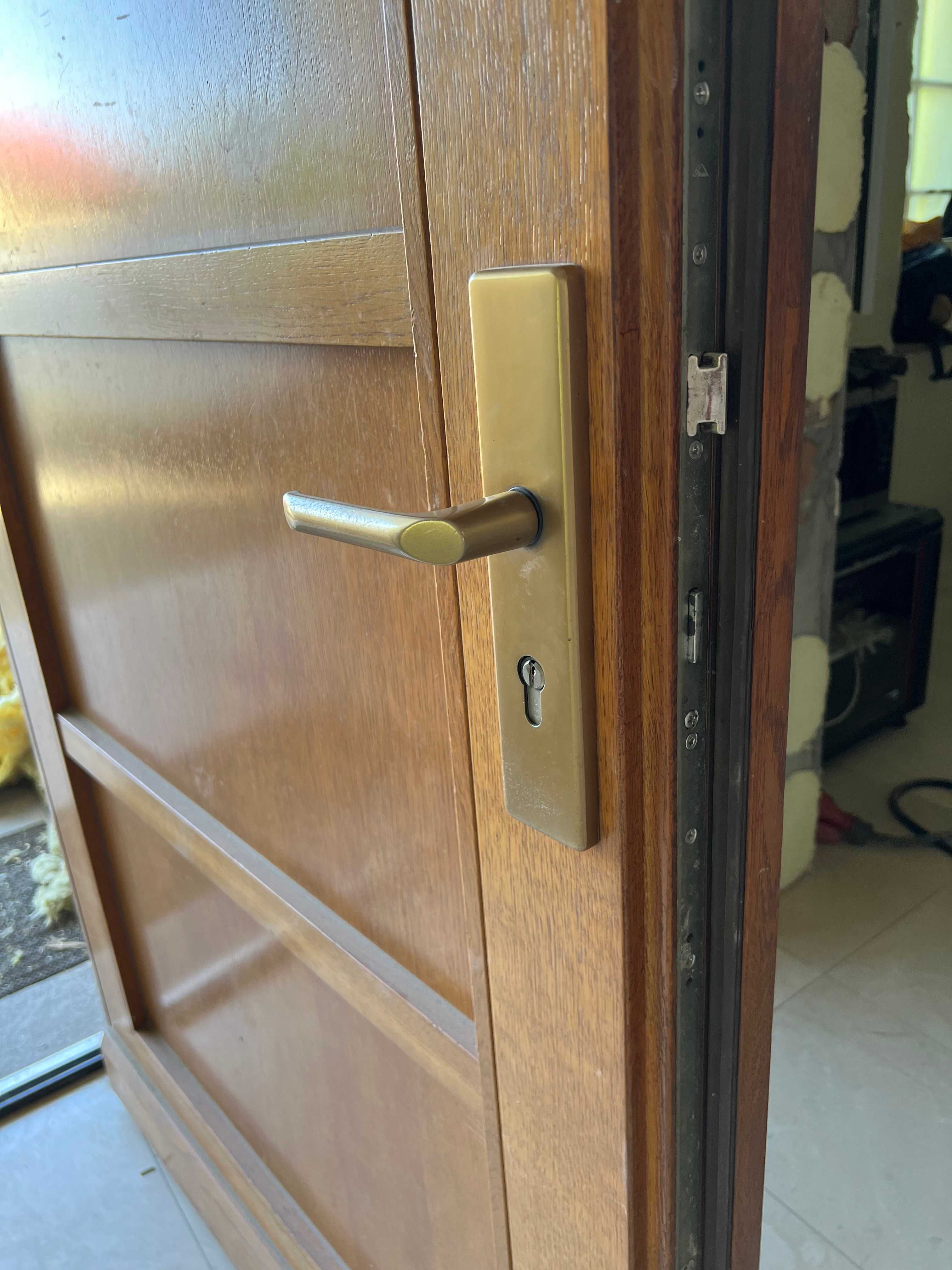 Drzwi wejściowe drewniane, 222cm na 224 cm, z szybami, drzwi 100cm