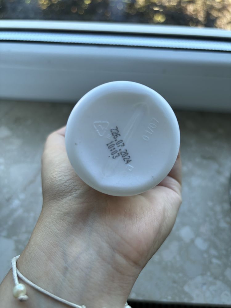 Bezzapachowy łagodzący płyn do higieny intymnej Avon
