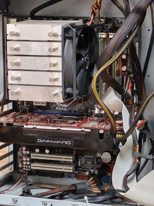 Komputer E8400 DDR3 4GB GTX260 GTS450 Chieftec CX-05 + Chieftec 600W