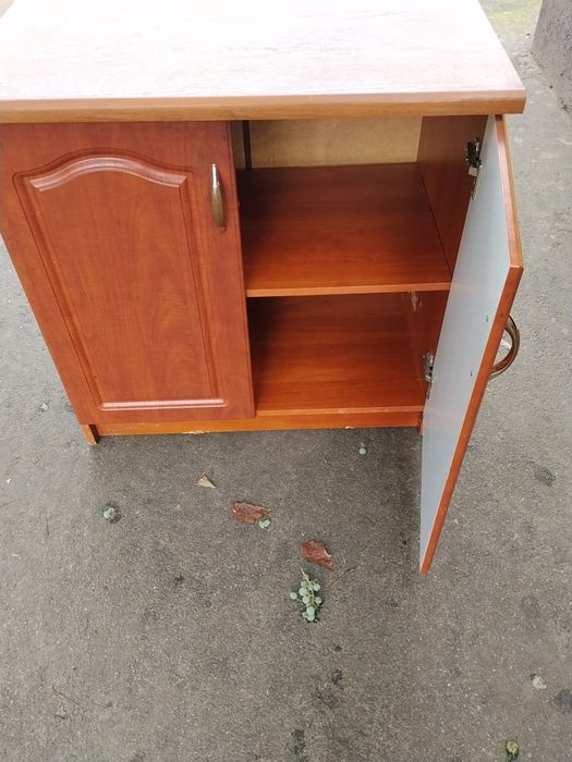 Продам мебель столы